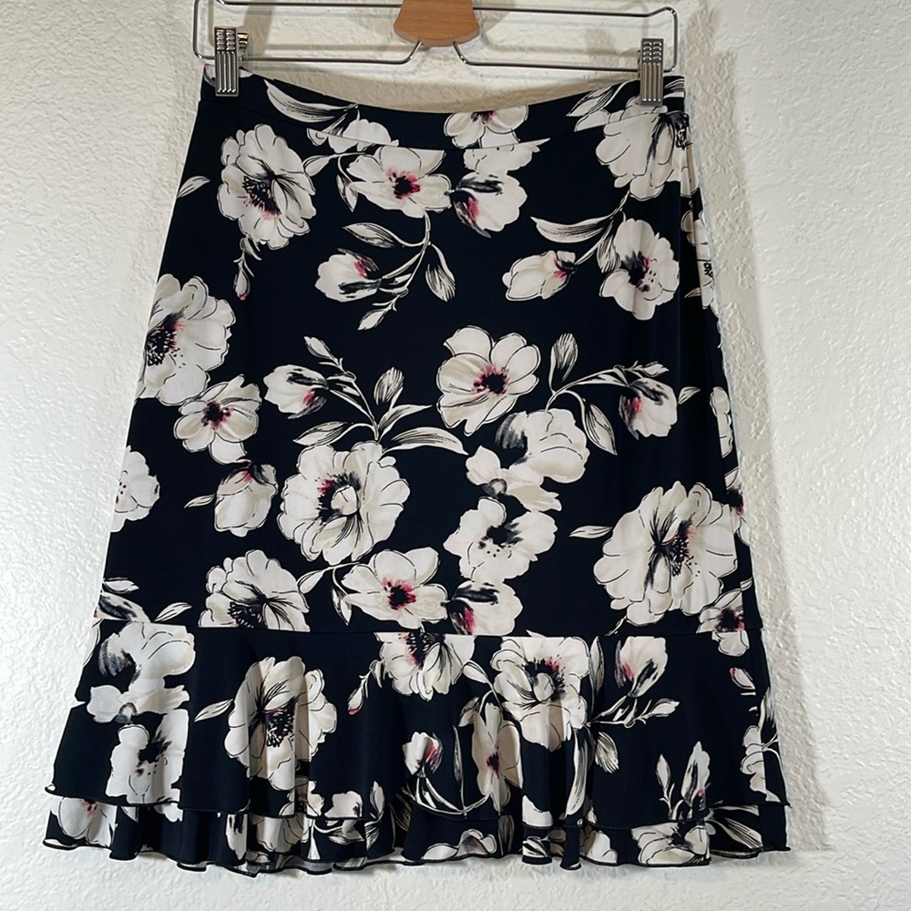 WHITE HOUSE BLACK MARKET SIGNATURE KNITS Floral Ruffle Hem Skirt Size XS